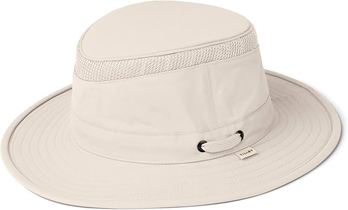 Medium Brim Ultralight Explorer with Buoyant Water Resistant Technology
